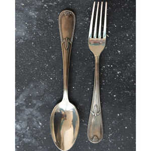 Juego de Cubiertos para Bebé de Aleación de Plata Francesa, Platos y Utensilios Elegantes para los Más Pequeños - Product Image 4