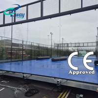 Plateforme de padel flottante modulaire en acier surélevée avec système de piétement réglable en hauteur