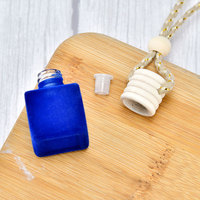 Nouveau design – Bouteille de parfum vide en velours rouge, bleu, vert, marron pour voiture, diffuseur à bâtonnets, vente chaude en usine avec bouchon à vis en bambou