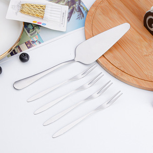 Juego de tenedor y cuchillo para pastel de acero inoxidable 304, cuchillo y tenedor para pastel lunar, plato de cumpleaños en caja, vajilla con diseño de sombrero de vela - Product Image 2