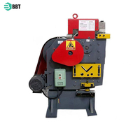 Machine de poinçonnage et de cisaillement multifonctionnelle pour profilés en acier