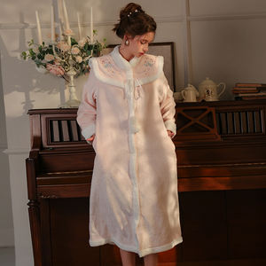 Venta al por mayor de buena calidad de cuello alto características térmicas camisones pantalones cortos de talla grande mujeres elegante vestido Sexy batas de invierno - Product Image 2