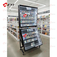 Modernes Pop-TCG-Displaygehäuse Schaufenster Einzelhandel Standvitrine aus Glas und Holz Sammelkarten-Displayregal mit LED-Beleuchtung