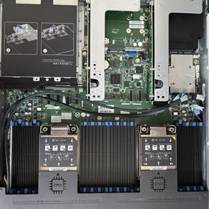 XinQD R660 M7 Rack 1U 10SFF 2*1300W Alimentation 2*Intel Xeon Silver 4510 32GB DDR5 5600Mhz 1.92TB SSD 3 ans en stock - Product Image 2