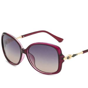 <b>Light</b> <b>Shade</b> Sunglasses New High Quality Fashionable Custom logo Polarized Plastic Sunglasses for Women - Product Image 2