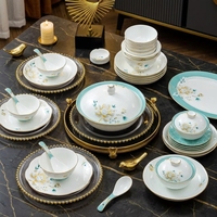 Service de table en porcelaine de Jingdezhen 56 pièces, style paysage Famille-Rose, tendance nationale, en porcelaine fine, bols et assiettes