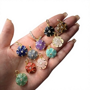 Collier exquis en cuivre de style punk, orné de fleurs en pierres précieuses colorées en 3D, idéal pour les filles avec une jupe - Product Image 1