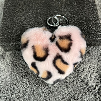 Porte-clés motif léopard en forme de cœur Pom Pom Porte-clés boule de fourrure moelleuse avec pompon Porte-clés cœur moelleux en fausse fourrure