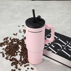 แก้วกาแฟสำหรับเดินทางในรถยนต์ 720 มล. แก้วสแตนเลสเก็บความร้อนสุญญากาศ พร้อมหูจับและฝาปิดพร้อมหลอด - Product Image 2