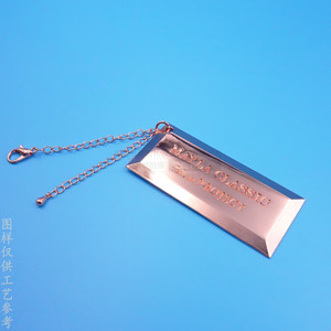 Étiquette de vêtement personnalisée en alliage de zinc rose doré avec chaîne et logo en relief pour accessoires et cadeaux promotionnels - Product Image 2