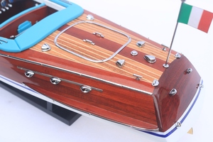 Barcos Decorativos de Madera RIVA ARISTON Europeos con Casco Blanco, Hechos a Mano con Madera Pulida de Alta Calidad, Arte y Coleccionismo para el Hogar, GIA NHIEN - Product Image 3