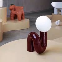 Scandinave Moderne Rouge Chambre Lampe De Chevet De Luxe Simple Américain Salon Lumière Corps En Fer Abat-Jour En Métal Enfants Lampes De Table
