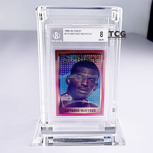Étui magnétique en acrylique transparent personnalisé TCG pour Panini Flux Anthony Edwards <span class=keywords><strong>Rookie</strong></span> Auto Gold <span class=keywords><strong>2</strong></span>/10 PSA 2020-21 avec base en acrylique - Product Image 5