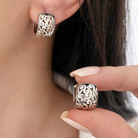S925 Sterling Silver Vintage Creux Nuage Boucles D'oreilles Ethniques Tendance Nationale Fine Hoop Oreille Poignets Polyvalent Lumière De Luxe En Détresse