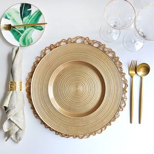 Placas de cargador contemporáneas de vidrio de rayas rojas/amarillas de lujo de 13 pulgadas, platos bajos redondos transparentes ecológicos para eventos - Product Image 3