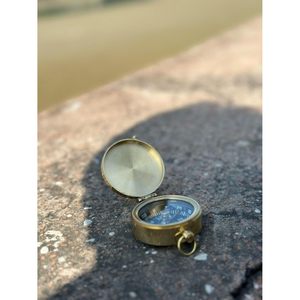 Brújula Náutica de Latón Alfa de 234 mm, Herramienta de Navegación Portátil y Ligera para Senderismo y Actividades al Aire Libre, Guía de Orientación, Estilo de Bolsillo - Product Image 2
