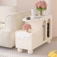 Table d'appoint d'angle élégante et contemporaine en bois ivoire avec roulettes, tiroir dissimulé, durable, pour salon, mobilier de maison, chambre à coucher