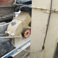 Petit broyeur à marteaux pour minerai d'or Broyeur à marteaux grossier Machine de recyclage du verre Broyeur à marteaux de pierre de meulage d'or portable