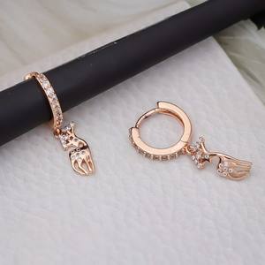 Pendientes de aro de aleación de oro rosa a la moda para mujer, diseño redondo elegante, joyería ligera adecuada para uso en la oficina y fiestas - Product Image 4