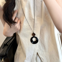 Collier ras de cou minimaliste RINHOO en résine creuse, cercle long, perles géométriques en résine, pendentif pour femmes, collier superposé, bijoux de fête, cadeau