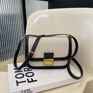 Sac à bandoulière pour femme en PU luxueux et élégant. Avec un design unique et un système de verrouillage.2308 - Product Image 4