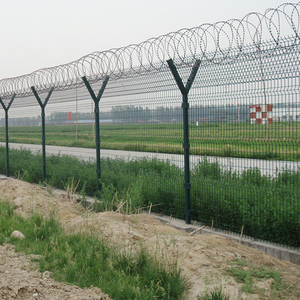 Panneaux de <span class=keywords><strong>grillage</strong></span> soudé en acier inoxydable 3D haute sécurité avec revêtement <span class=keywords><strong>PVC</strong></span>, poteaux en Y, installation rapide, <span class=keywords><strong>grillage</strong></span> concertina à lames de rasoir pour aéroport - Product Image 6