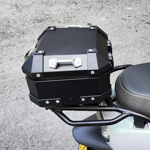 Vente en gros usine : Top case de moto en alliage d'aluminium 10L universel pour le transport de bagages et les trajets urbains - Product Image 3