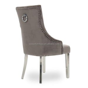 <span class=keywords><strong>Chaise</strong></span> de <span class=keywords><strong>salle</strong></span> <span class=keywords><strong>à</strong></span> <span class=keywords><strong>manger</strong></span> de luxe en velours Knocker Head avec anneau de traction au dos - Product Image 3