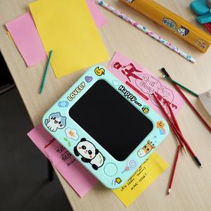 Meilleure vente Mini Graffiti planches <span class=keywords><strong>à</strong></span> <span class=keywords><strong>dessin</strong></span> <span class=keywords><strong>dessin</strong></span> <span class=keywords><strong>dessin</strong></span> animé Couple sacs petits pendentifs porte-clés jouets pour 5 <span class=keywords><strong>à</strong></span> 7 ans - Product Image 6