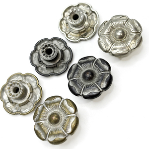 Oem Kim Loại Denim Quần Nút Hoa Hình Dạng Với Lớp Phủ Đặc Biệt Có Thể Giặt Cho Áo Khoác/Quần Cá Nhân Logo - Product Image 5