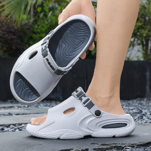 Sandalias de exterior para hombre, antideslizantes para baño, con suela gruesa y acolchada, pantuflas suaves para el hogar. - Product Image 5