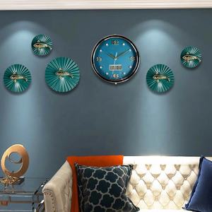 Accesorios de arte para decoración del hogar, piezas de lujo de estilo nórdico moderno, reloj de pared decorativo de concha de Metal - Product Image 3