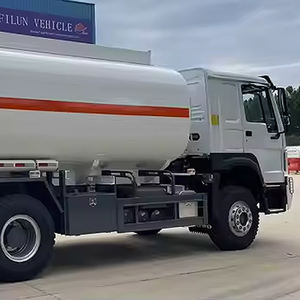 Camiones Cisterna SINOTRUK HOWO, Camión Cisterna 6*4, Tanques Móviles de Distribución de Combustible de 20000L - Product Image 6