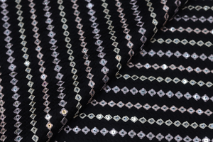 Tissu en rayonne brodé léger et écologique, doux et respirant, idéal pour les kurtis, robes, chemises et tenues élégantes pour filles - Product Image 4