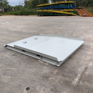 Rampa con abatibles Posición rápida con CRS8 equipada con bolsillos de horquilla y abatibles para facilitar las maniobras - Product Image 2