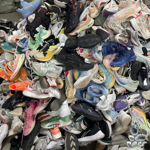 Liquidación de Zapatos de Moda para Hombre, Tallas Mixtas en Fardos, Zapatos Deportivos de Marca de Segunda Mano, Lote al por Mayor, Zapatos de Alta Calidad de China - Product Image 2