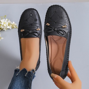 <span class=keywords><strong>Mocassini</strong></span> Neri da <span class=keywords><strong>Donna</strong></span> Taglie Forti, in <span class=keywords><strong>Pelle</strong></span> PU Leggeri Slip-On, Scarpe Casual alla Moda con Fiocco - Product Image 1