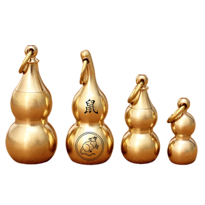 <span class=keywords><strong>La</strong></span> grande gourde creuse en laiton <span class=keywords><strong>a</strong></span> une ouverture qui peut être ouverte pour contenir du cinabre, des talismans, des caractères gravés et autres objets. - Product Image 1