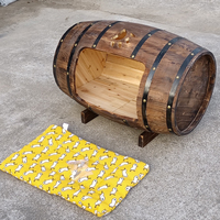 Maison de chien vintage en forme de tonneau de chêne antique 90cm de longueur hiver chaud décoratif vin rouge baril en bois seaux à glace baignoires à boissons