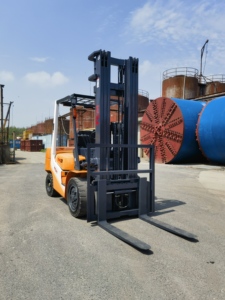 TCM 3 Ton Triple Fork Diesel Mast Side Shift FD30T6 Forklift <b>Used</b> for Farm Power Building Shanghai Yard Internal Combustion - Product Image 2