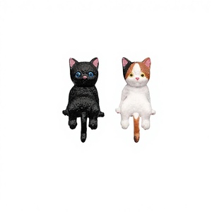 12 Pezzi Mini Statuette di Gatti Carini per Cruscotto <span class=keywords><strong>Auto</strong></span> e Specchietto Retrovisore, Decorazione per Monitor Computer, Regali per <span class=keywords><strong>Donne</strong></span> - Product Image 1