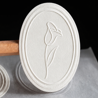 Autocollant ovale gaufré, sceau en papier gaufré rose à ligne simple minimaliste