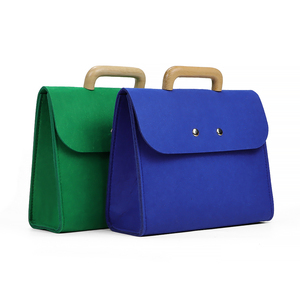 Bolso <span class=keywords><strong>de</strong></span> mano <span class=keywords><strong>de</strong></span> fieltro <span class=keywords><strong>de</strong></span> lana rojo con logotipo personalizado, asa <span class=keywords><strong>de</strong></span> <span class=keywords><strong>madera</strong></span>, bolsa <span class=keywords><strong>de</strong></span> compras ecológica, regalo para mujer, bolso <span class=keywords><strong>de</strong></span> mano al <span class=keywords><strong>por</strong></span> <span class=keywords><strong>mayor</strong></span>, diseño <span class=keywords><strong>de</strong></span> moda - Product Image 6