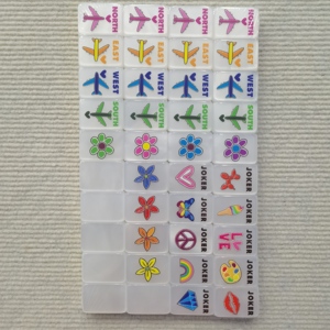 Ensemble <span class=keywords><strong>de</strong></span> tuiles <span class=keywords><strong>de</strong></span> mahjong en acrylique <span class=keywords><strong>de</strong></span> luxe moderne sur mesure, 160 pièces, pliable, écologique, blanc, divertissement familial pour enfants - Product Image 6