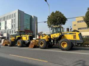 Deux unités Original Komatsu WA380-6 chargeuse sur pneus chargeurs d'occasion engins de construction machines wa380 à vendre japon payloader - Product Image 2