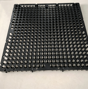 Alfombra de Drenaje Celular de Gran Volumen y Larga Duración, Lámina de Drenaje de Plástico <span class=keywords><strong>para</strong></span> <span class=keywords><strong>Techos</strong></span> Verdes con Geotextil de 100-500 g/m², Precio Más Bajo - Product Image 1