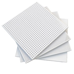 Tùy chỉnh 600*600 đục nhôm Trần tấm hiện đại chống cháy không thấm nước thoáng khí khoen <span class=keywords><strong>micro</strong></span>-lỗ chân lông thiết kế bị đình chỉ - Product Image 5