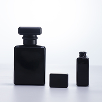 Bouteilles de parfum rectangulaires de luxe en verre 100 ml noires vides avec pulvérisateur, emballage cosmétique, diffuseur à pompe, sérigraphie, carton – Vente en gros