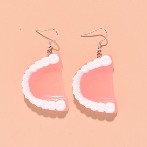 Boucles d'oreilles pendantes HLC <span class=keywords><strong>en</strong></span> résine, thème Halloween, créatives 3D, dents effrayantes, faux dents exagérées, bijoux fantaisie - Product Image 1