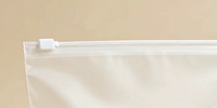 Emballages en plastique givré blanc personnalisés avec fermeture éclair, sacs à fermeture éclair givrés pour vêtements